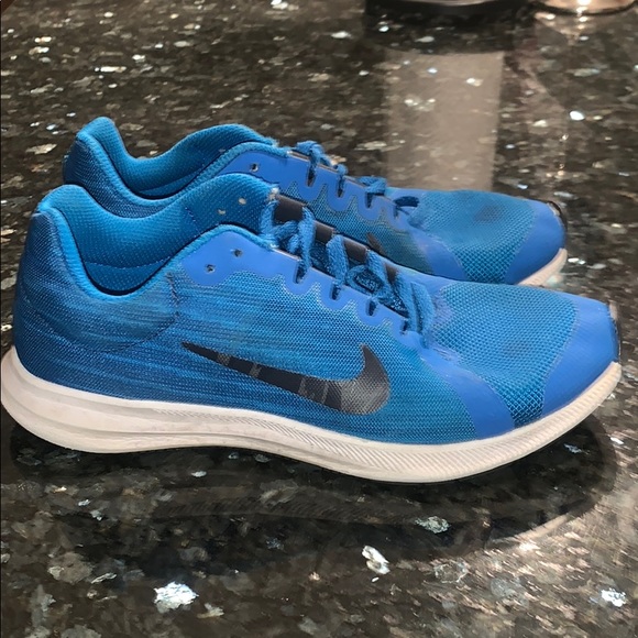 Boys Nike mesh sneakers - Picture 2 of 4